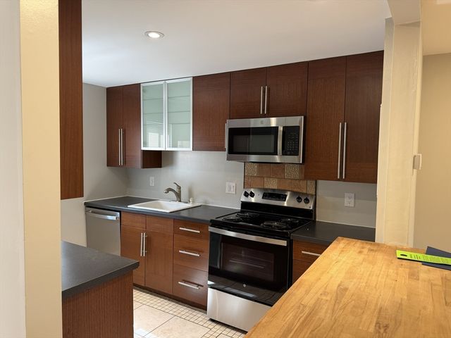 24 Silver Hill 24, Natick, MA 01760