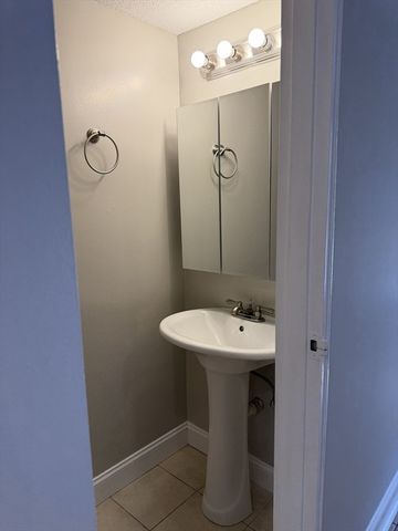 24 Silver Hill 24, Natick, MA 01760