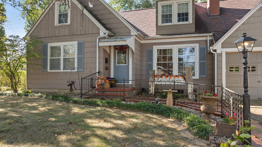 1109 N Washington Street, Nevada, MO 64772