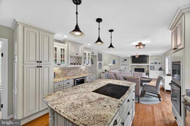 15490 WATERS CREEK DR, Centreville, VA 20120