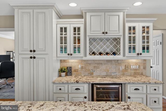 15490 WATERS CREEK DR, Centreville, VA 20120