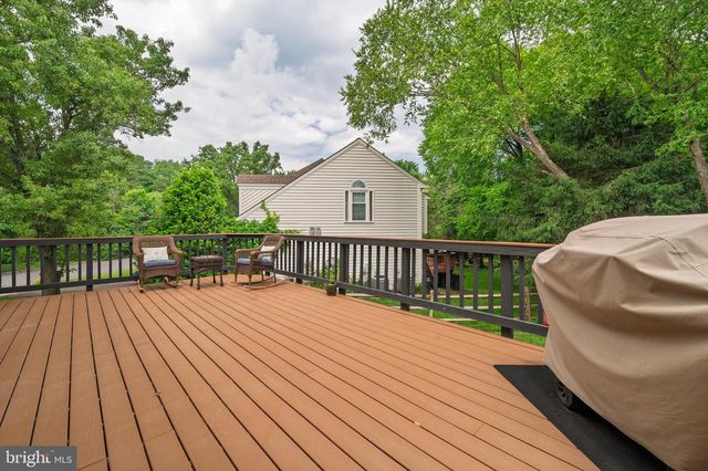 15490 WATERS CREEK DR, Centreville, VA 20120
