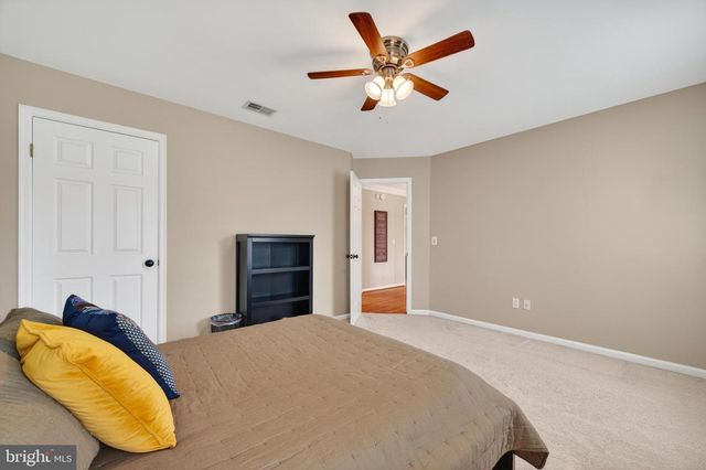 15490 WATERS CREEK DR, Centreville, VA 20120