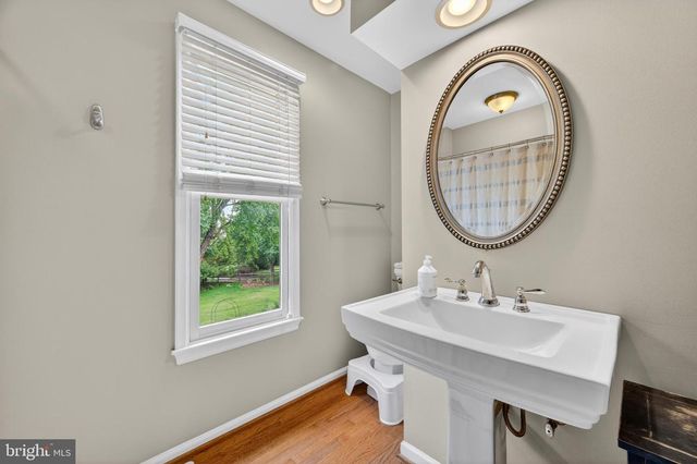 15490 WATERS CREEK DR, Centreville, VA 20120