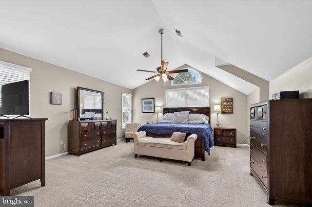 15490 WATERS CREEK DR, Centreville, VA 20120