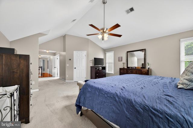 15490 WATERS CREEK DR, Centreville, VA 20120