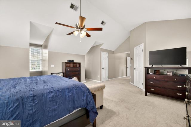15490 WATERS CREEK DR, Centreville, VA 20120
