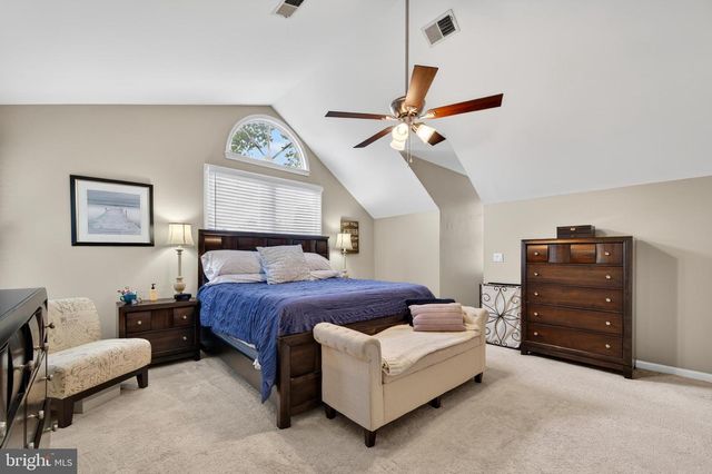 15490 WATERS CREEK DR, Centreville, VA 20120