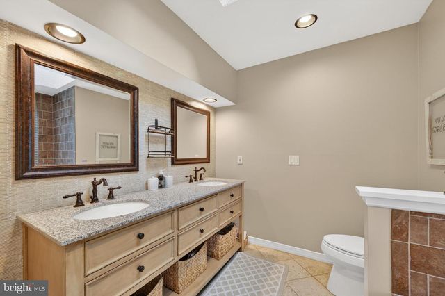 15490 WATERS CREEK DR, Centreville, VA 20120