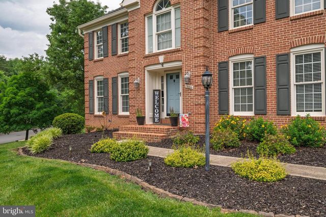 15490 WATERS CREEK DR, Centreville, VA 20120