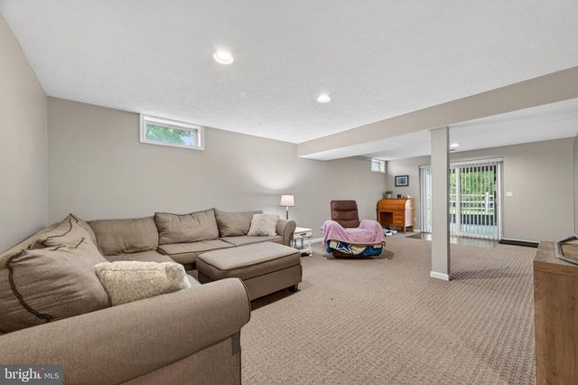 15490 WATERS CREEK DR, Centreville, VA 20120