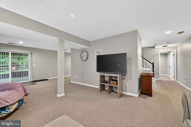 15490 WATERS CREEK DR, Centreville, VA 20120