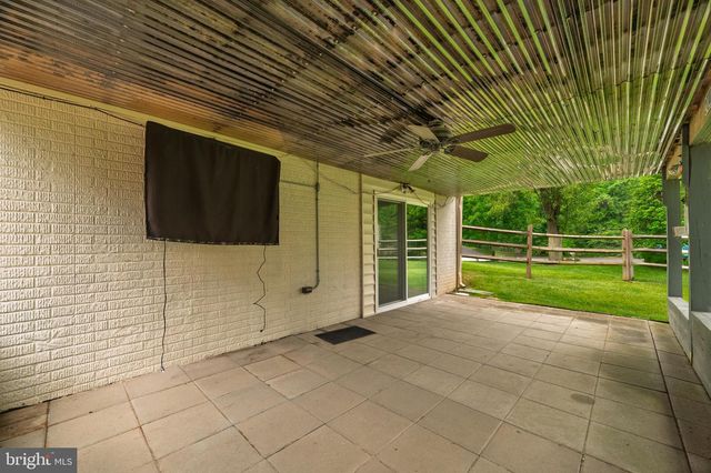 15490 WATERS CREEK DR, Centreville, VA 20120