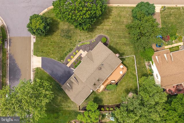 15490 WATERS CREEK DR, Centreville, VA 20120