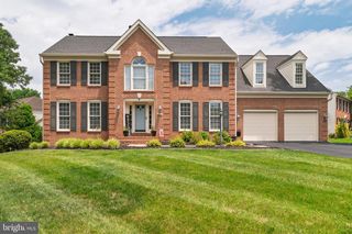 15490 WATERS CREEK DR, Centreville, VA 20120