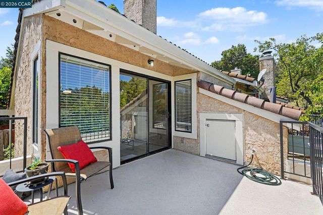 2042 Lost Lake Pl, Martinez, CA 94553