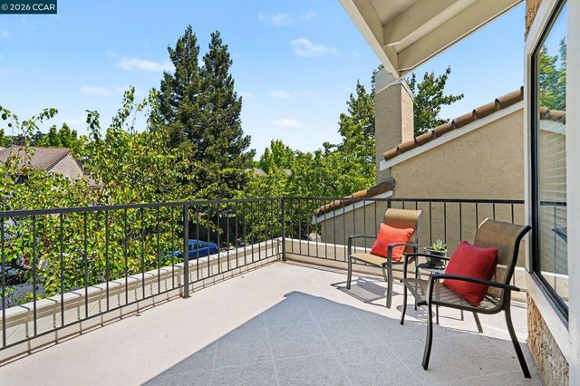 2042 Lost Lake Pl, Martinez, CA 94553