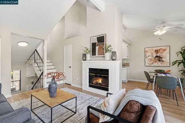 2042 Lost Lake Pl, Martinez, CA 94553