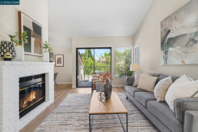 2042 Lost Lake Pl, Martinez, CA 94553