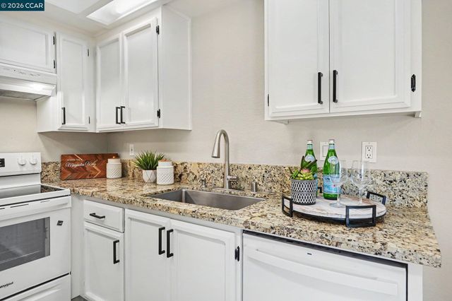 2042 Lost Lake Pl, Martinez, CA 94553