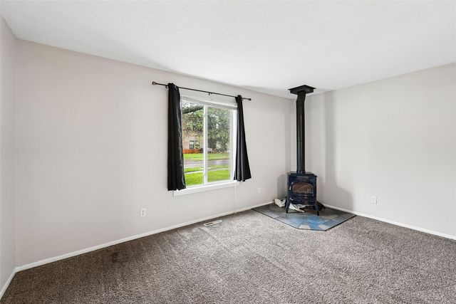 1304 Hull Avenue, Des Moines, IA 50316