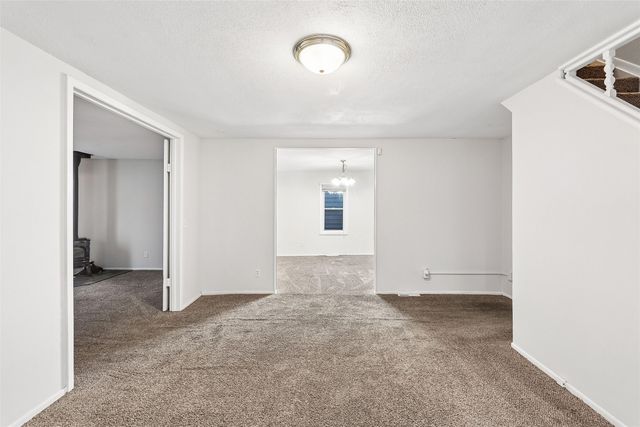 1304 Hull Avenue, Des Moines, IA 50316