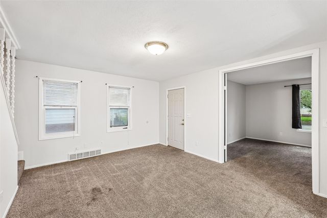 1304 Hull Avenue, Des Moines, IA 50316