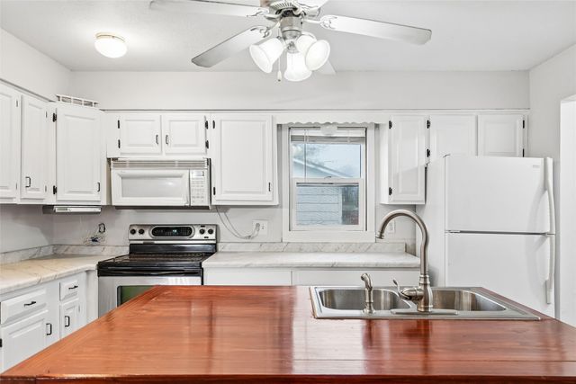 1304 Hull Avenue, Des Moines, IA 50316