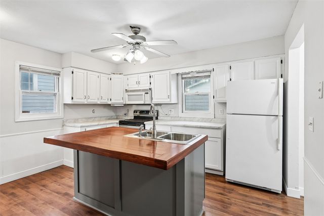 1304 Hull Avenue, Des Moines, IA 50316