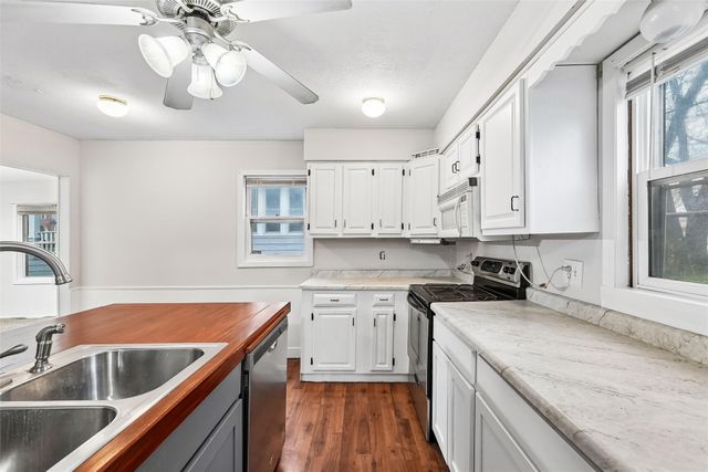 1304 Hull Avenue, Des Moines, IA 50316