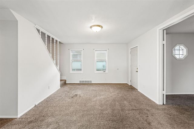 1304 Hull Avenue, Des Moines, IA 50316