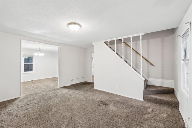 1304 Hull Avenue, Des Moines, IA 50316