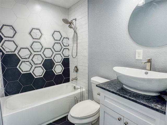 1232 Kennie Drive, Commerce, TX 75428