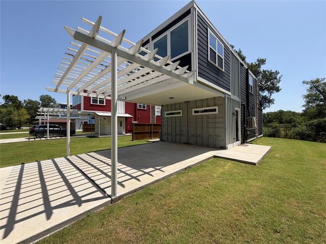 1232 Kennie Drive, Commerce, TX 75428