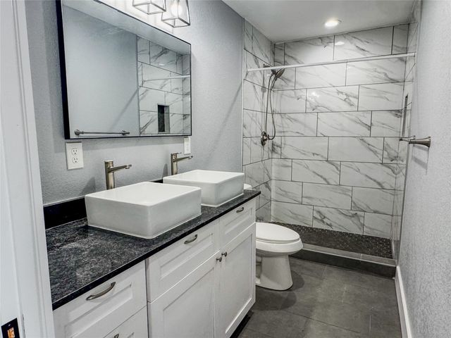 1232 Kennie Drive, Commerce, TX 75428