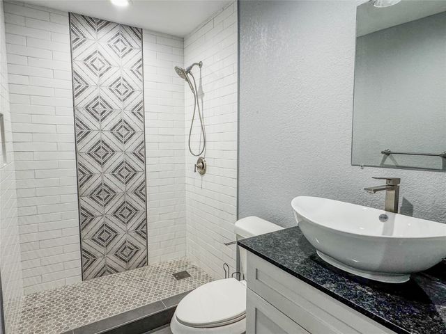 1232 Kennie Drive, Commerce, TX 75428