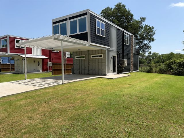 1232 Kennie Drive, Commerce, TX 75428