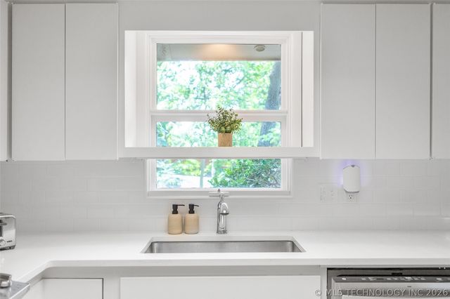 5510 E 65th Place, Tulsa, OK 74136