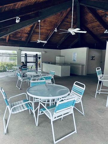 3032 EASTLAND BOULEVARD B202, Clearwater, FL 33761