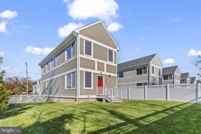 715 60TH PL, Capitol Heights, MD 20743