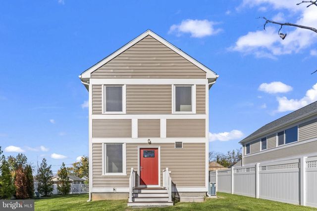 715 60TH PL, Capitol Heights, MD 20743