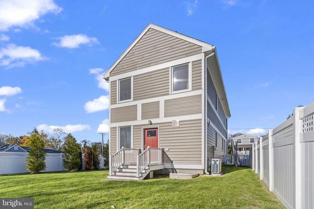 715 60TH PL, Capitol Heights, MD 20743