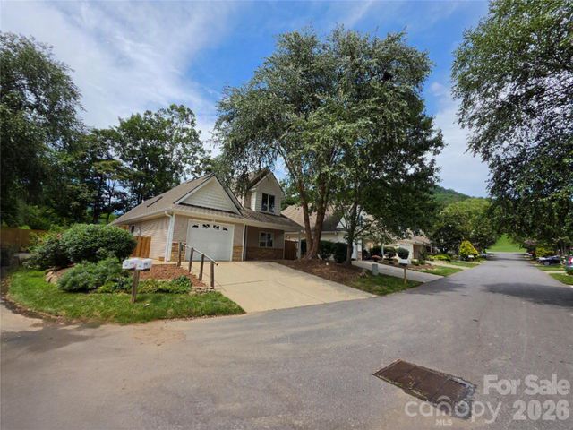 41 Beekeeper Trail, Swannanoa, NC 28778