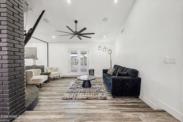 1040 W ENCINAS Street, Gilbert, AZ 85233