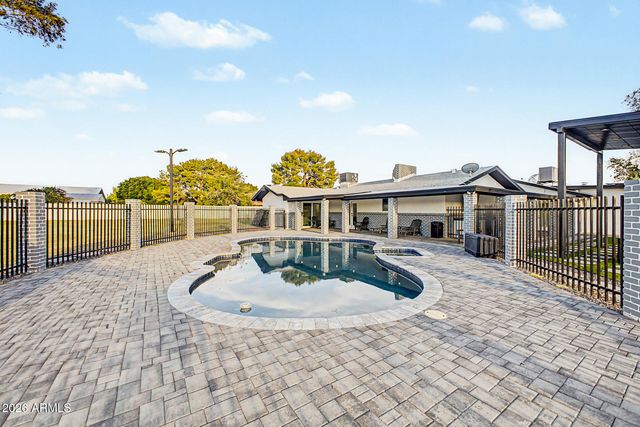1040 W ENCINAS Street, Gilbert, AZ 85233