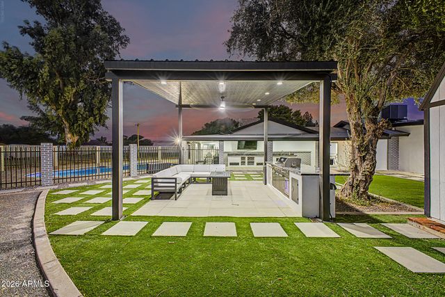 1040 W ENCINAS Street, Gilbert, AZ 85233