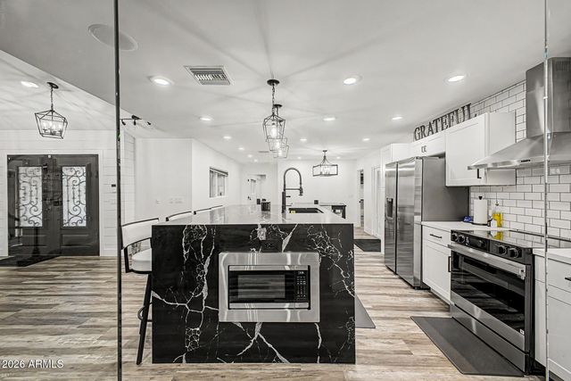 1040 W ENCINAS Street, Gilbert, AZ 85233
