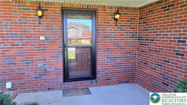 5110 Donna Drive, North Whitehall Twp, PA 18037