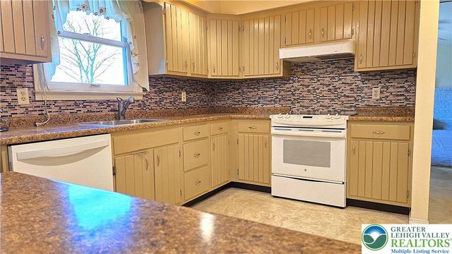 5110 Donna Drive, North Whitehall Twp, PA 18037