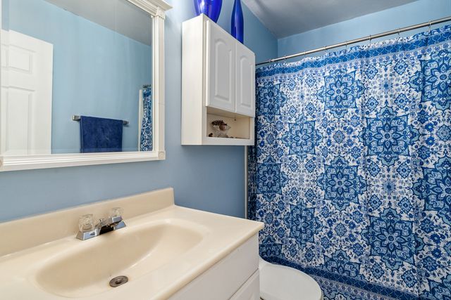 130 Jermone Lane, Bolingbrook, IL 60440